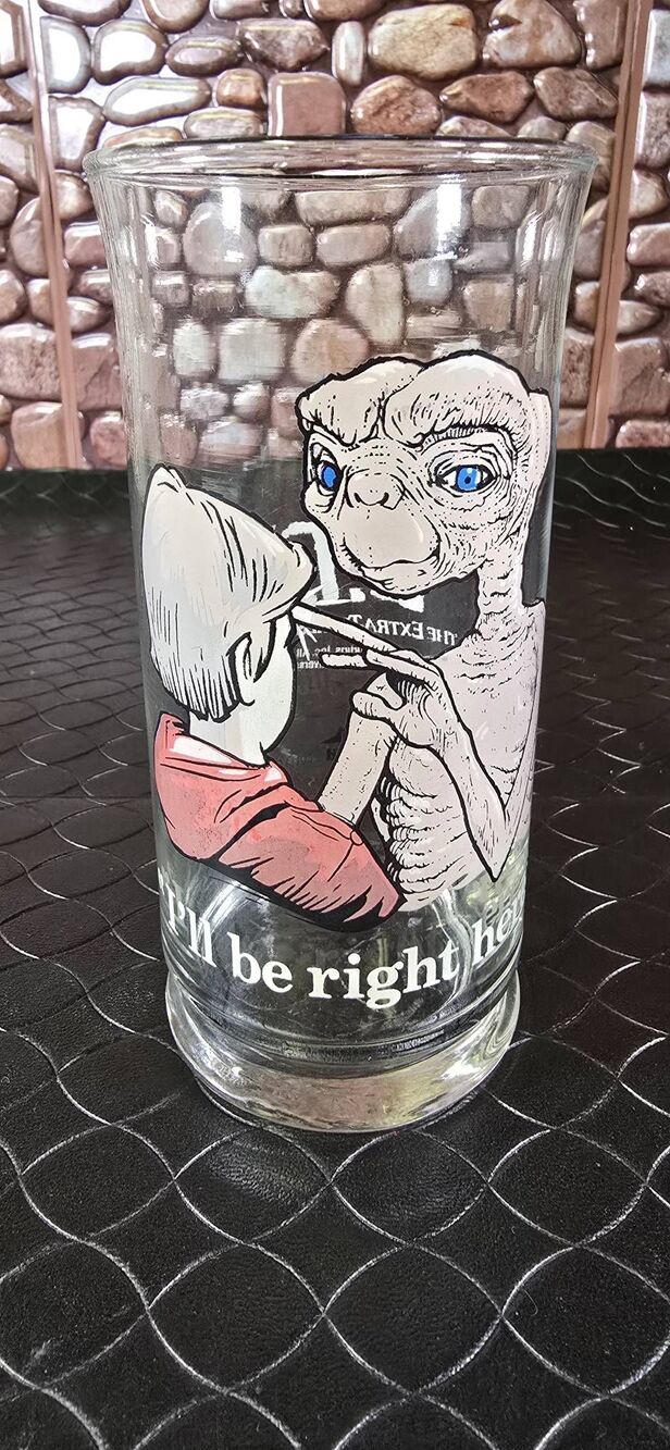 1982 Pizza Hut promotional glass featuring E.T.